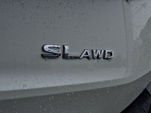 Used 2023 Nissan Rogue SL AWD/4WD image 34