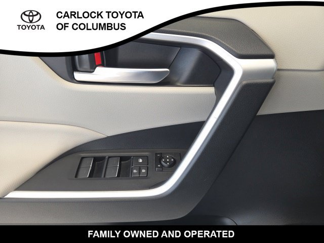 Used 2025 Toyota RAV4 XLE AWD/4WD image 12