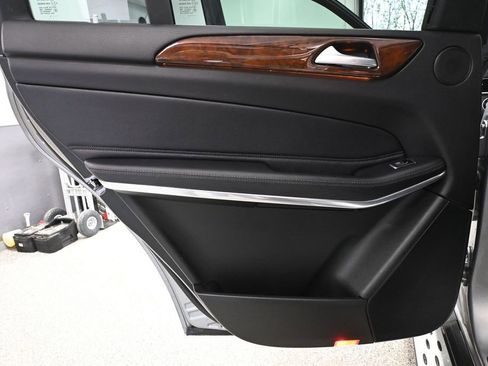Used 2017 Mercedes-Benz GLS 550 4MATIC image 36