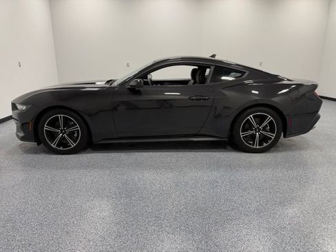 Certified 2024 Ford Mustang Coupe RWD image 8
