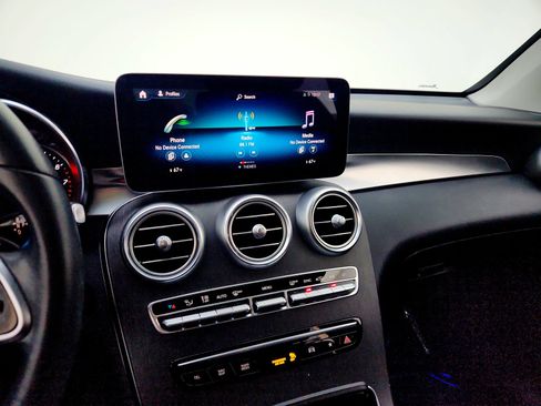 Certified 2021 Mercedes-Benz GLC 300 image 7