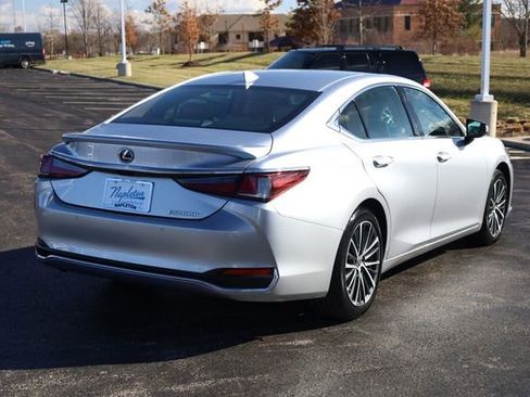 Used 2024 Lexus ES 300h w/ Premium Package image 5