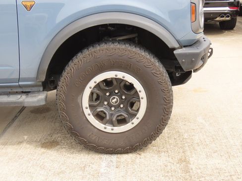 Used 2023 Ford Bronco Badlands w/ Sasquatch Package AWD/4WD image 7