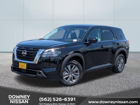 Certified 2024 Nissan Pathfinder S FWD image 1