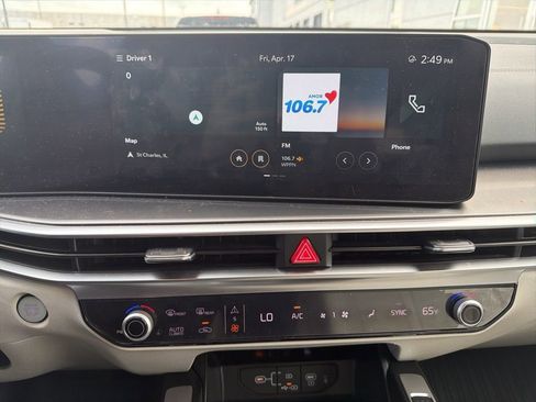 Used 2025 Kia Sorento S image 9