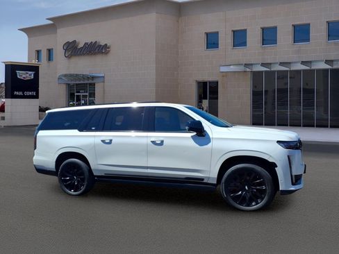 Certified 2023 Cadillac Escalade ESV Sport Platinum w/ LPO, ONYX Package AWD/4WD image 4