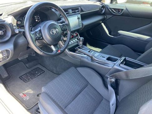 Used 2022 Toyota GR86 RWD image 6