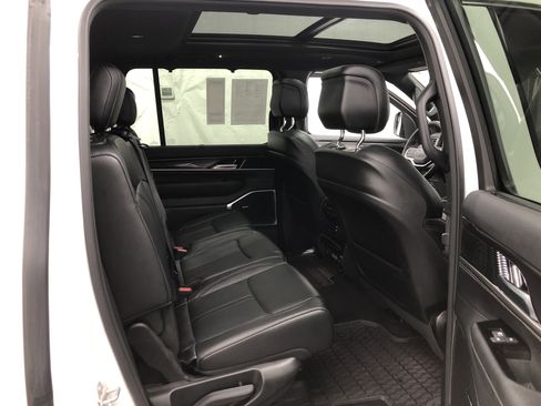 Certified 2024 Jeep Wagoneer Series I 4x4 w/ Premium Group I image 14