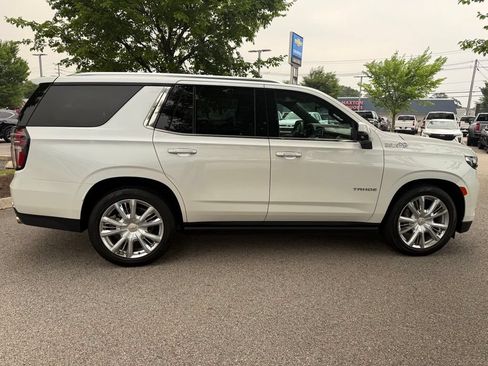 Used 2024 Chevrolet Tahoe High Country AWD/4WD image 6
