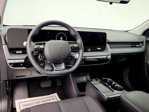 Used 2025 Hyundai Ioniq 5 SE image 11