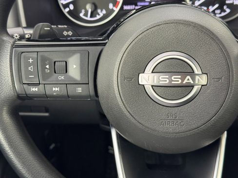 Used 2023 Nissan Rogue SV image 19