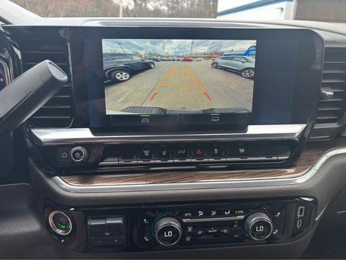 Used 2025 Chevrolet Silverado 2500 LT w/ Convenience Package image 20