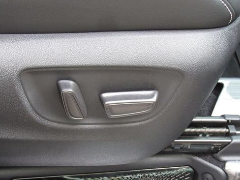 Used 2025 Toyota Sienna XSE AWD/4WD image 22