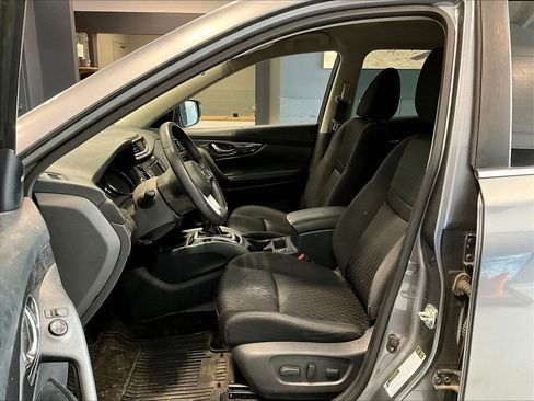 Used 2020 Nissan Rogue SV image 7