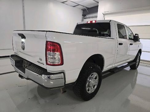Used 2024 RAM 2500 Tradesman w/ Chrome Appearance Group AWD/4WD image 9