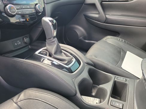 Used 2018 Nissan Rogue SL w/ Premium Package AWD/4WD image 29