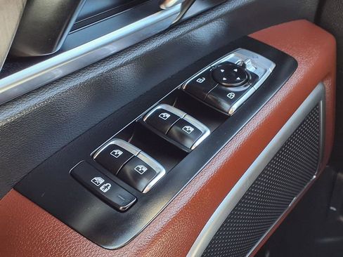 Used 2024 Kia Telluride EX image 19