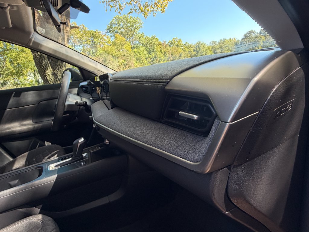 Used 2025 Nissan Kicks SV FWD image 10
