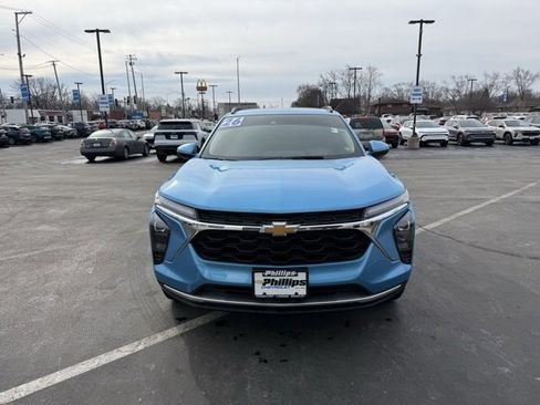 Certified 2026 Chevrolet Trax LT w/ Sunroof Package image 2