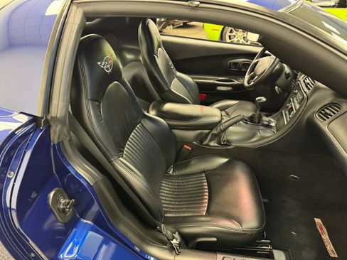 Used 2004 Chevrolet Corvette Z06 w/ Z06 Preferred Equipment Group RWD image 18