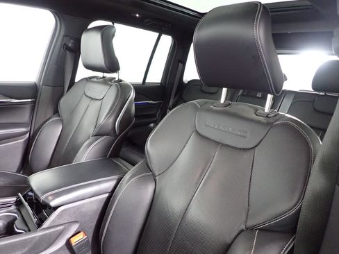 Used 2022 Jeep Grand Cherokee Overland w/ Luxury Tech Group IV AWD/4WD image 26