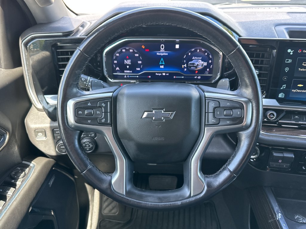 Used 2022 Chevrolet Silverado 1500 LT Trail Boss w/ LT Trail Boss Premium Package AWD/4WD image 15