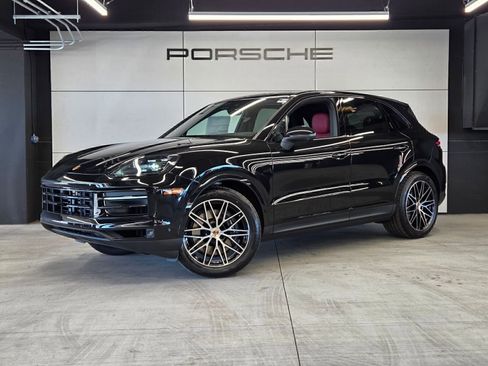Certified 2026 Porsche Cayenne AWD/4WD image 1