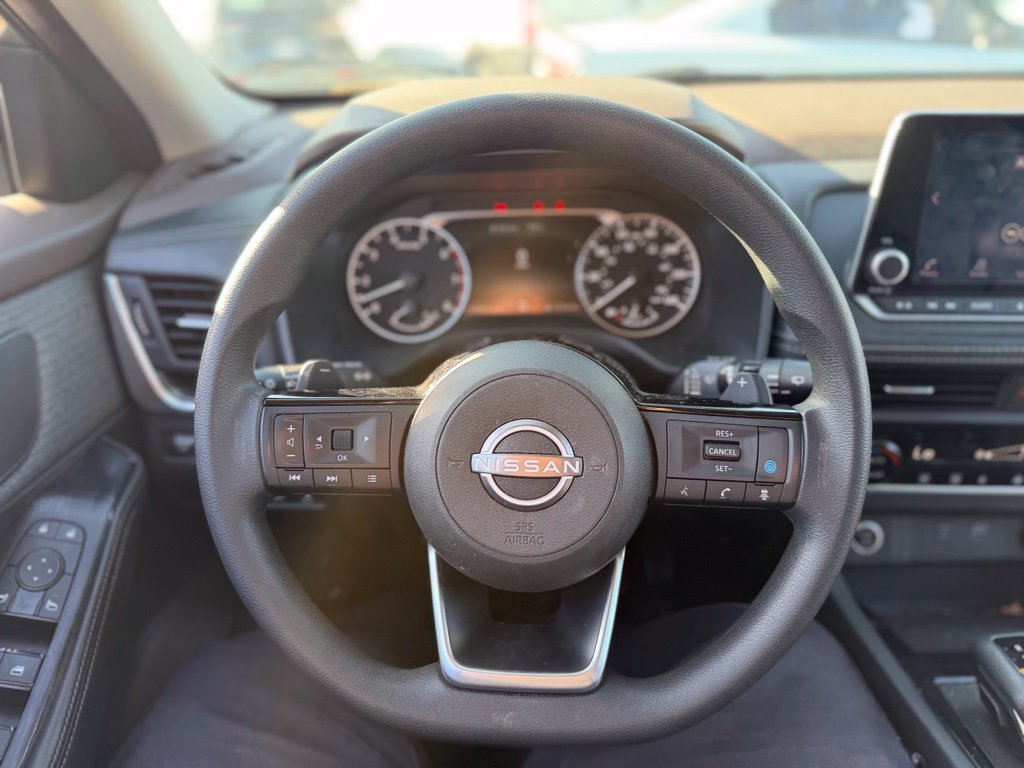Used 2023 Nissan Rogue SV FWD image 6