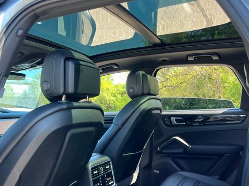 Certified 2023 Porsche Cayenne AWD/4WD image 22