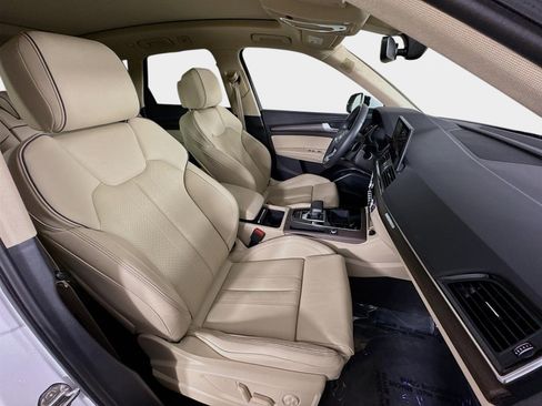 Used 2021 Audi Q5 Premium Plus w/ Premium Plus Package image 30