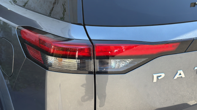 Used 2023 Nissan Pathfinder S FWD image 36