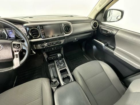 Used 2021 Toyota Tacoma SR5 AWD/4WD image 11