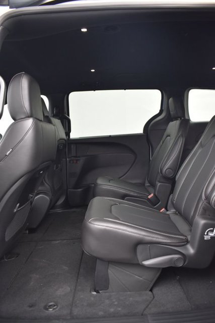 New 2026 Chrysler Pacifica Select w/ S Appearance Package AWD/4WD image 9
