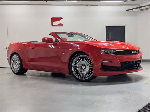 Used 2020 Chevrolet Camaro SS image 2