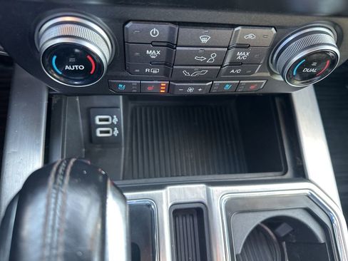 Used 2019 Ford F150 Platinum w/ Equipment Group 701A Luxury AWD/4WD image 5