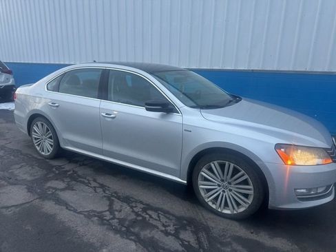 Used 2015 Volkswagen Passat 1.8T Sport image 2