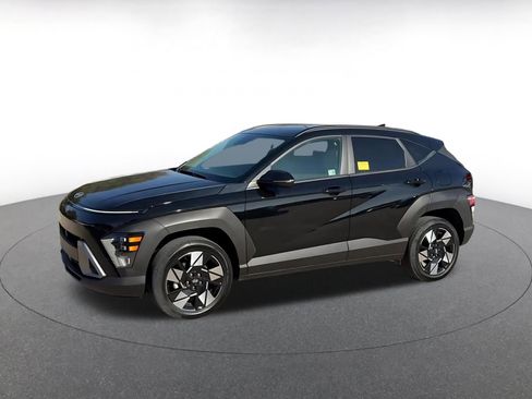Used 2025 Hyundai Kona SEL image 8
