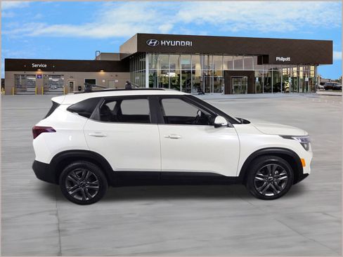 Used 2023 Kia Seltos S image 8