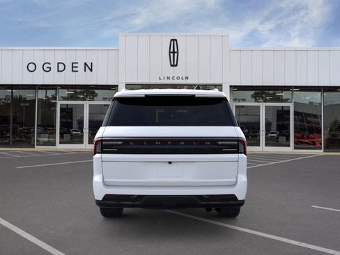 New 2026 Lincoln Navigator L Reserve AWD/4WD image 5