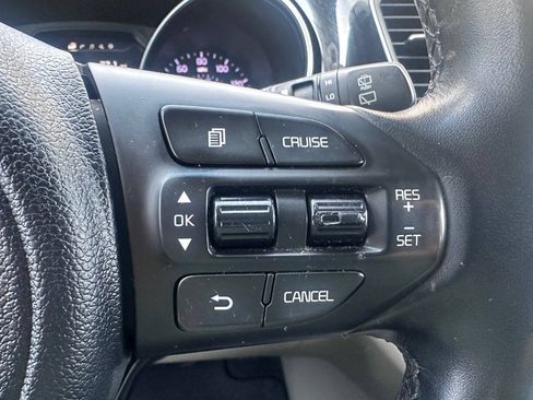 Used 2015 Kia Sedona SX FWD image 21