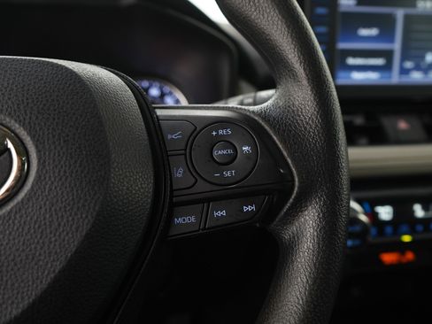 Used 2019 Toyota RAV4 XLE AWD/4WD image 25