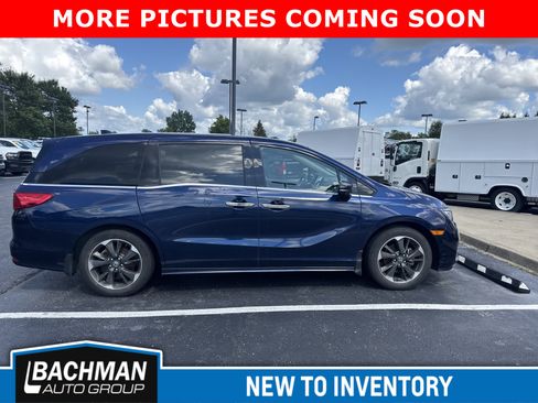 Used 2023 Honda Odyssey Elite image 2