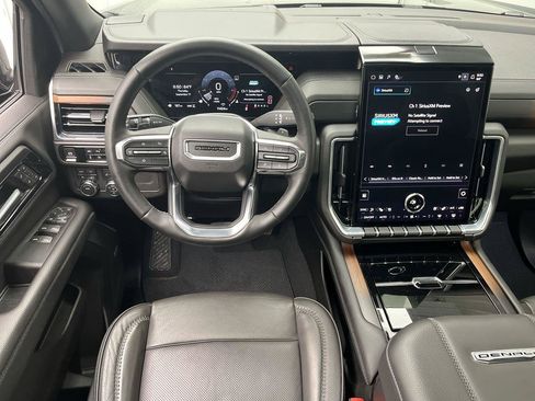 Certified 2025 GMC Yukon Denali w/ Sun & Power Step Package AWD/4WD image 18