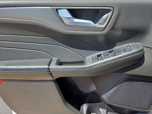 Used 2023 Ford Escape SE FWD image 21