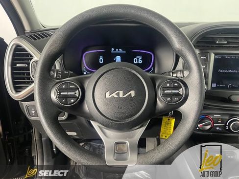 Used 2025 Kia Soul LX FWD image 15