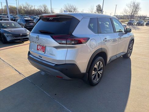 Used 2023 Nissan Rogue SV image 5