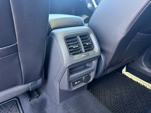 Used 2021 Volkswagen Tiguan SE w/ Panoramic Sunroof Package FWD image 25