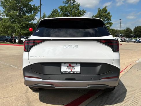 Used 2026 Kia Sportage LX FWD image 7