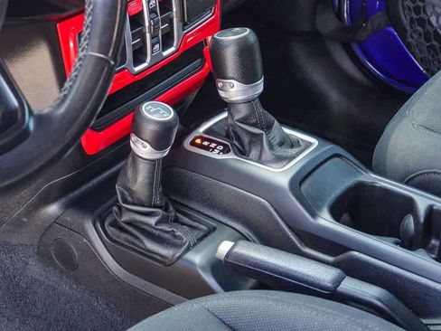 Certified 2020 Jeep Wrangler Unlimited Sport AWD/4WD image 18