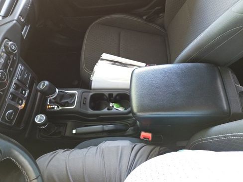 Used 2021 Jeep Wrangler Sport S image 53